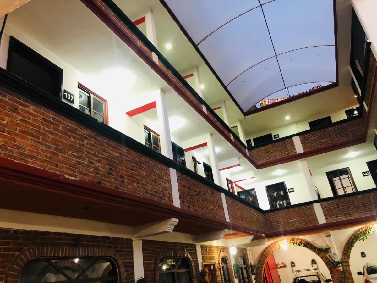 La Gran Manzana Hotel 2*